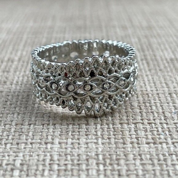 Fashion Rings Crystals Accent Women Ring Jewelry Silver Tone Ring Size 9 - Picture 8 of 9
